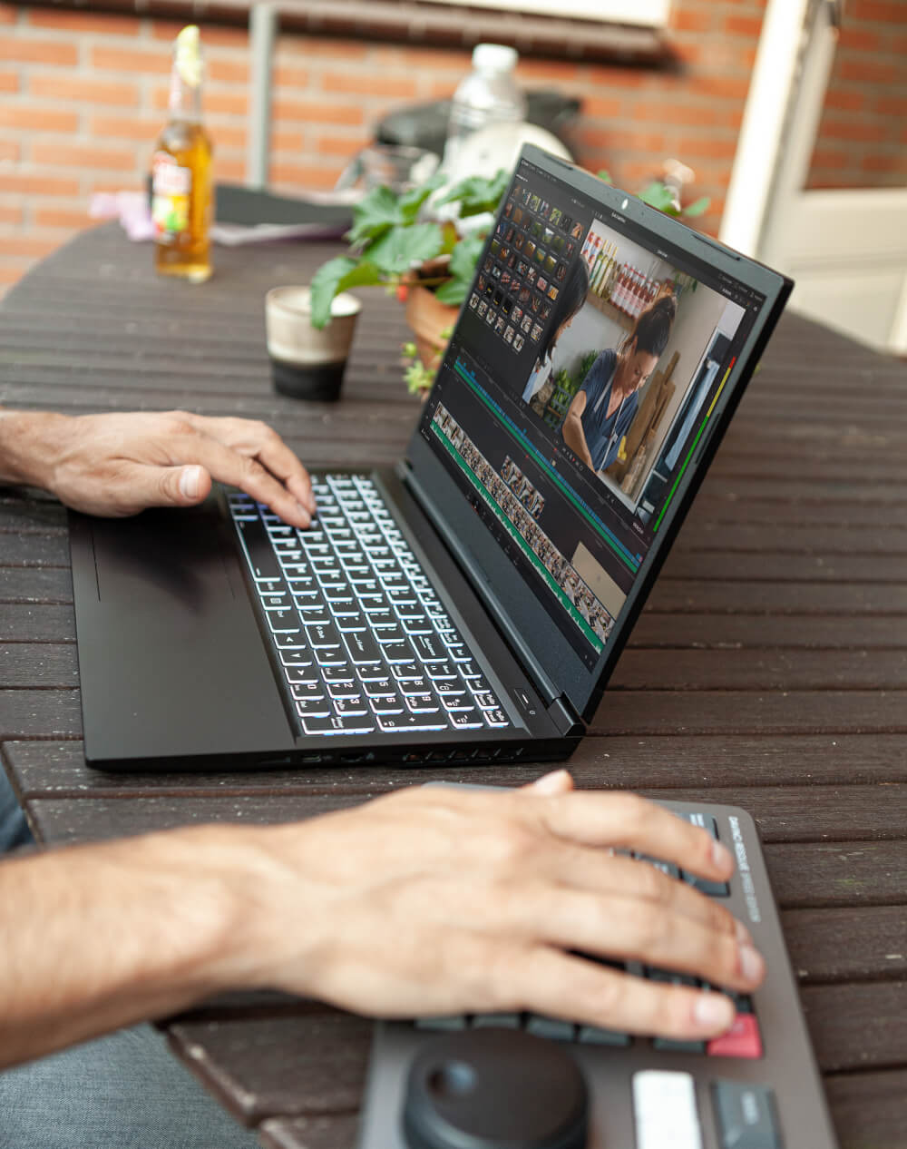 Clevo NP50RNJT Linux Davinci Resolve